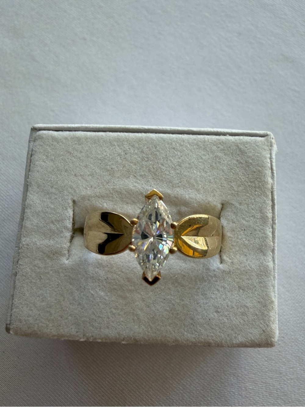14 K Gold Marquise cubic zirconia ring size 8